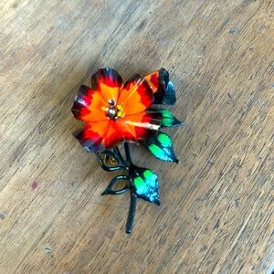 Flower pin vintage